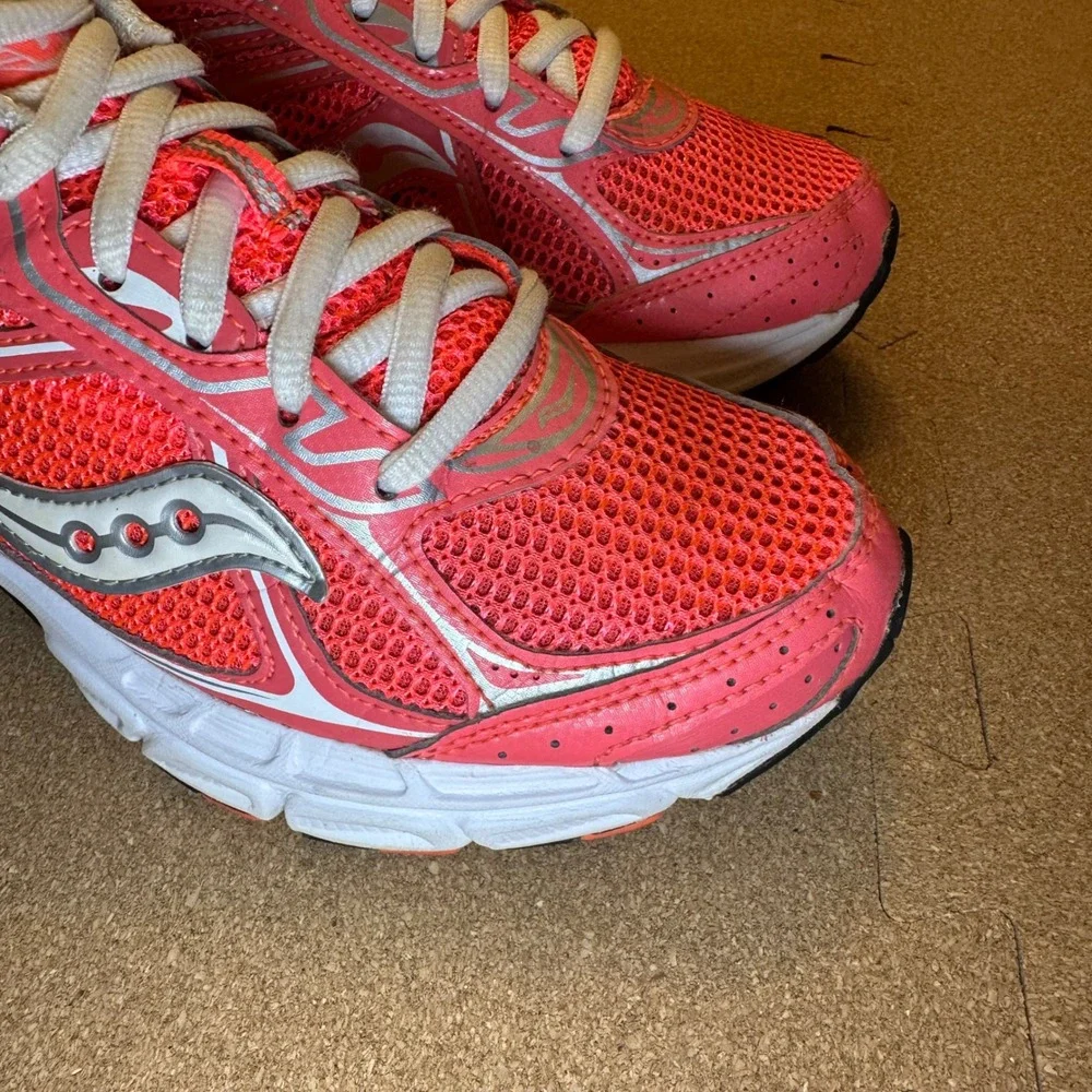 Saucony Cohesion 7 Womens Sz 6 Running Shoes Pink Silver Mesh Sneakers S15181-31